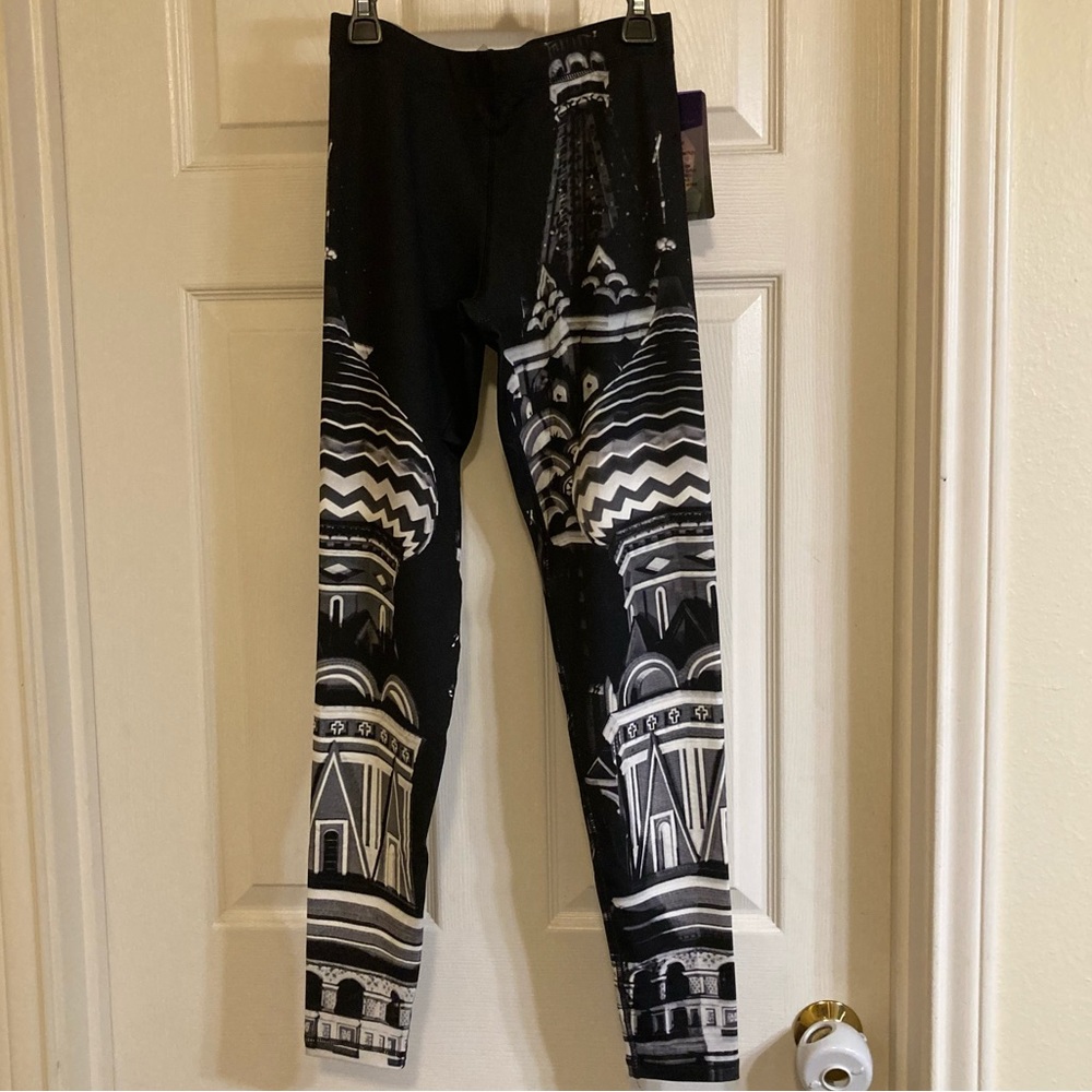 Threads 4 Thought printed leggings